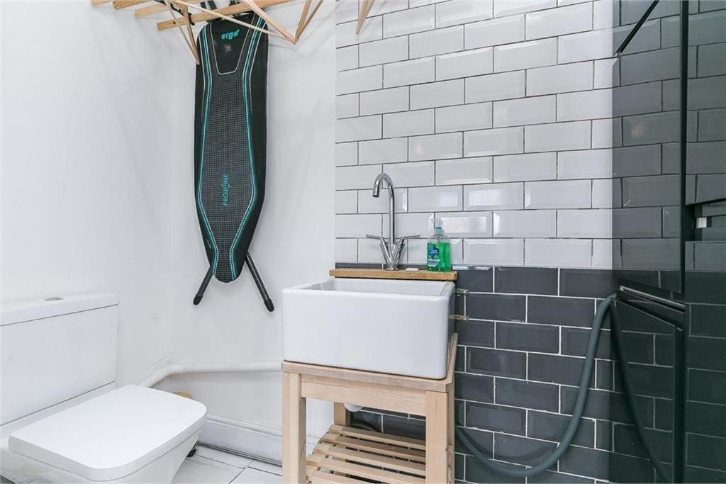Dreghorn House 4 Bedrooms 3 Toilets 3 Reception Free Parking 233 Mbp Wifi 爱丁堡 外观 照片